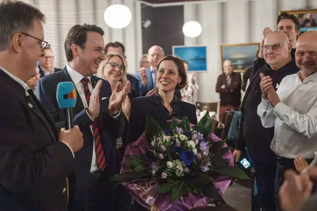 Eine strahlende Dr. Cornell Babendererde auf der Wahlparty der CDU | Foto: Niklas Hintze