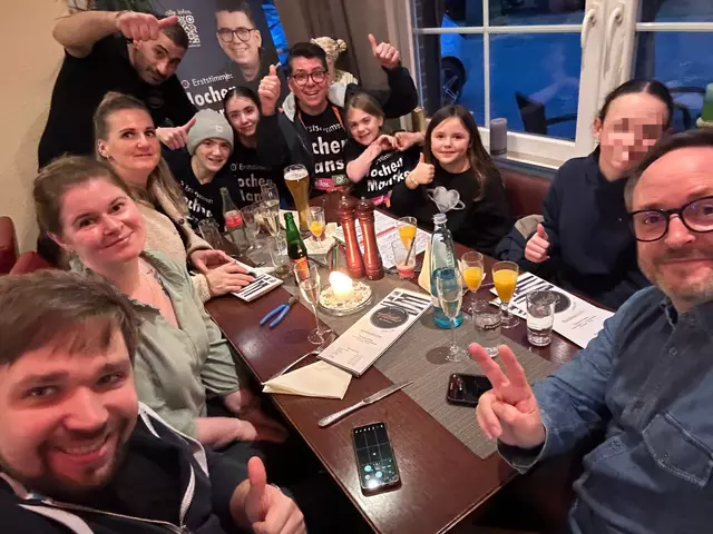 Der parteilose Direktkandidat Jochen Manske feiert mit Nachwuchs und Anhang mit bei Vassilis im Hellas in Holm-Seppensen | Foto: Manske