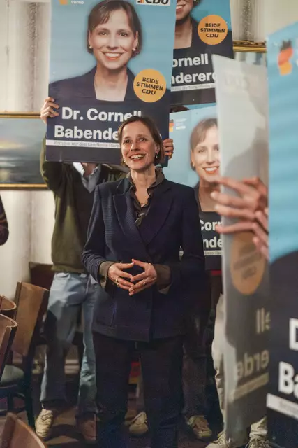 Eine strahlende Dr. Cornell Babendererde auf der Wahlparty der CDU | Foto: Niklas Hintze