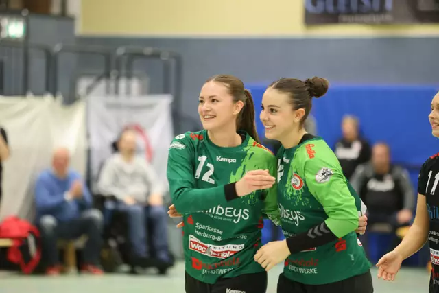 Starke Leistungen zeigten die Luchse-Torhüterinnen Danique Trooster (li.) und Anja Rossignoli | Foto: cc