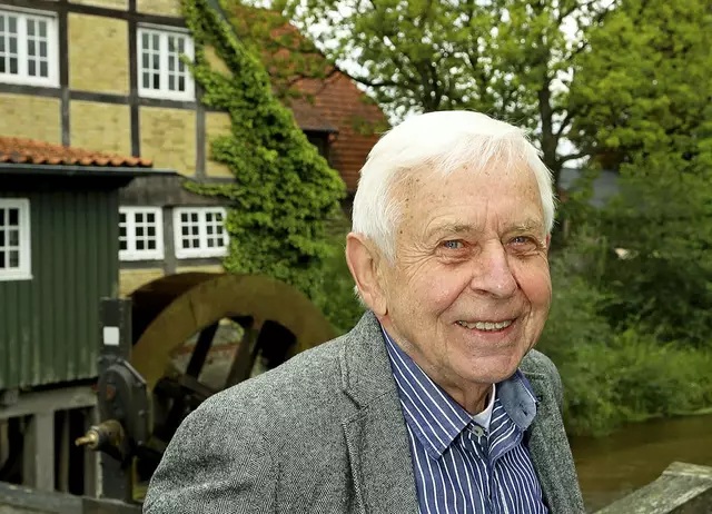 Dr. Heinz Harms wurde für seine Verdienste gewürdigt | Foto: Uwe Stelling