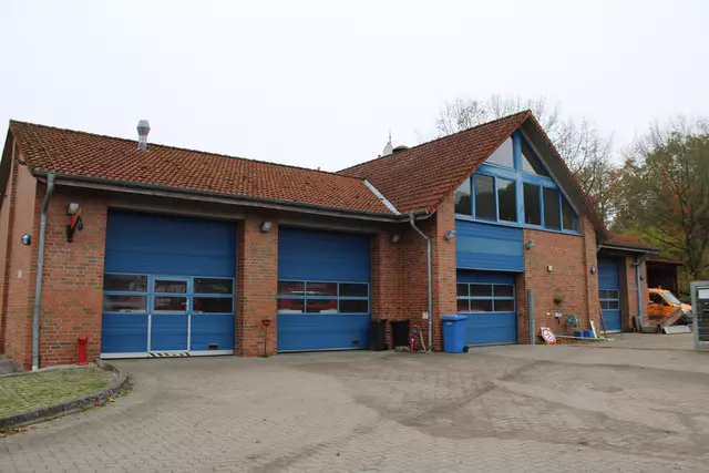 ... oder das Feuerwehrgerätehaus Bendestorf? | Foto: pöp