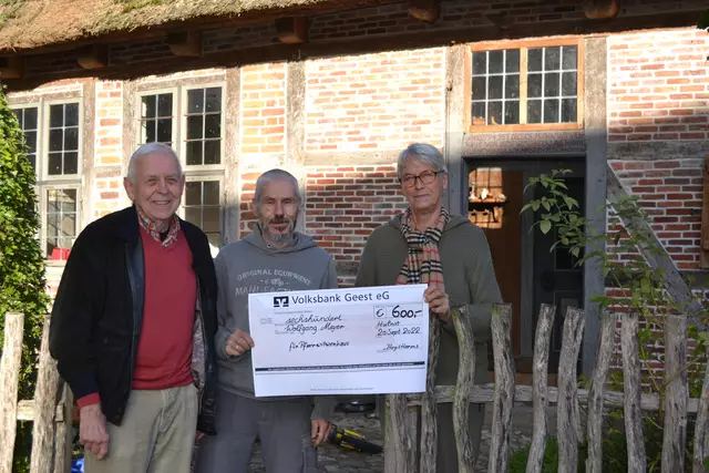 Für die Restaurierung des Pfarrwitwenhauses spendeten Birgit und Heinz Harms 600 Euro | Foto: bim