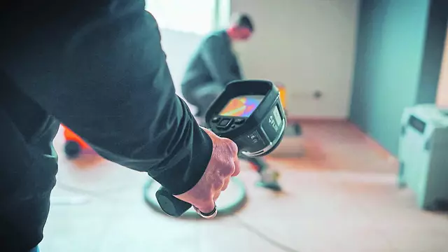 Bei der Suche nach der Schadensursache kommen verschiedene Techniken zum Einsatz | Foto: Dreist