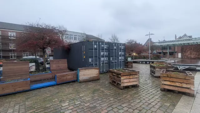 Kisten und Container: So präsentiert sich die Ankerplatz-Tristesse schon länger den Stadern | Foto: jd