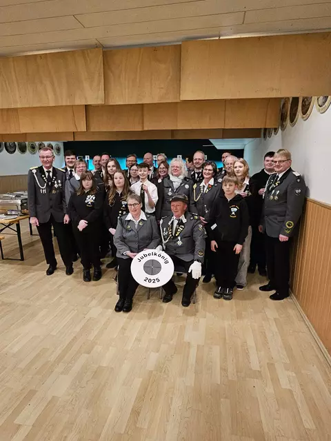 Alle Gewinner beim Jubelkönigsschießen | Foto: Dirk Durchow