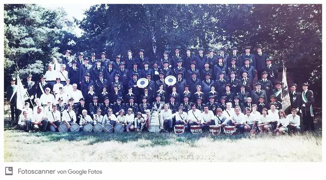 Ein Gruppenfoto aus den 1970er Jahren | Foto: Archiv Schützenkameradschaft Luhdorf-Roydorf