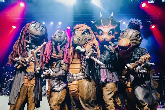Die Dino-Band freut sich auf einen unvergesslichen Auftritt (v.li.): Komppi Momppi, Muffi Puffi, Mr. Heavysaurus, Milli Pilli und Riffi Raffi  | Foto: Jens Vetter