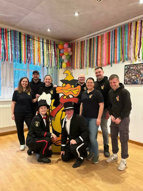 Auch das Brackeler Festkomitee war in bester Partylaune | Foto: Marcel Garbers