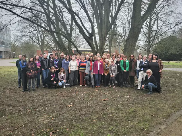 Der Weg in die Politik beginnt: Erste Verabredungen haben die Teilnehmerinnen und Teilnehmer beim ersten Netzwerktreffen des Mentoringprogramms getroffen | Foto: Landkreis Harburg