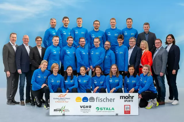 Das Fischer-Mohr-Laufteam mit seinen Sponsoren | Foto:  Volker Schimkus