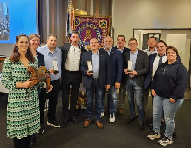 Vertreter des Buxtehuder Stadtmarketings, Heimatvereins Neukloster und des Altstadtvereins bei der Auszeichnung | Foto: Hansestadt Buxtehude