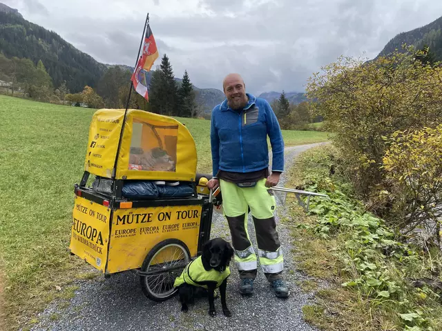 Karsten Rinck und seine Lotte am 24. Oktober 2023, auf dem Weg zum Obertauernpass, Österreich | Foto: Karsten Rinck