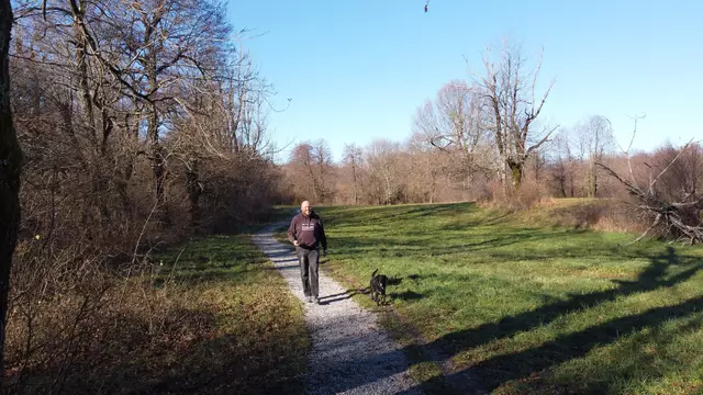 Ein paar Tage Pause für Karsten Rinck und seine Lotte im. November 2024, in Postojna, Slowenien | Foto: Karsten Rinck