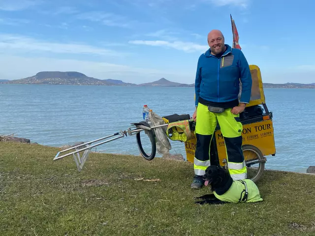Karsten Rinck und seine Lotte am 26. Januar 2025, am Balaton | Foto: Karsten Rinck