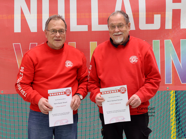 Seit 80 Jahren Mitglieder beim TSV 08: Gunter (li.) und Gerhard Strauch | Foto: cc
