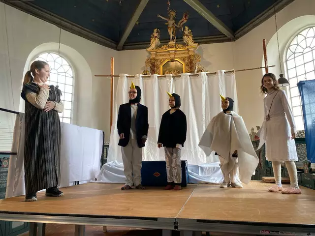 Die jungen Schauspielerinnen und Schauspieler haben sich monatelang auf ihren großen Auftritt vorbereitet | Foto: P. Henke