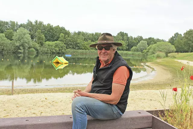 Klaus Kläre schätzt die malerische Lage des Badesees | Foto: sb