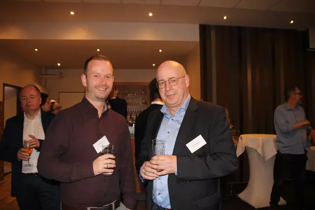 Tim Mertz (li.) und Kai Neumann, im intergrund (li.) Uwe Fricke