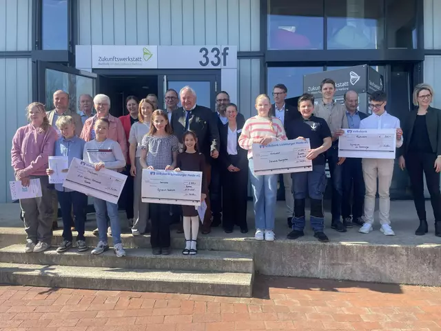 Alle Preisträger sowie Gratulanten | Foto: pm