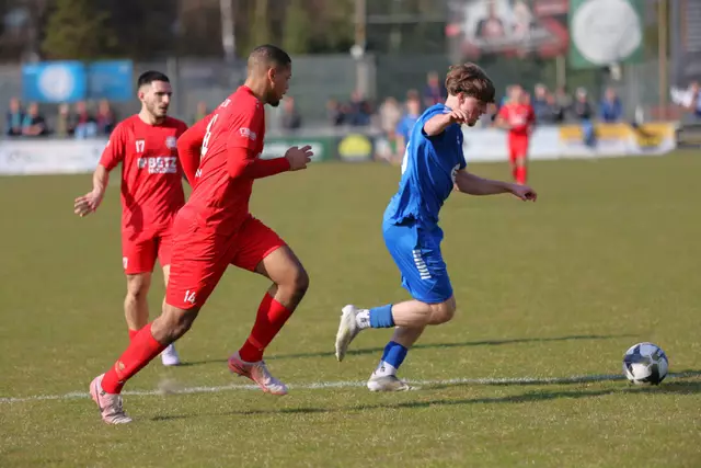 Ab der 40. Spielminute mussten die Buchholzer (li.) einem Rückstand hinterherlaufen | Foto: cc