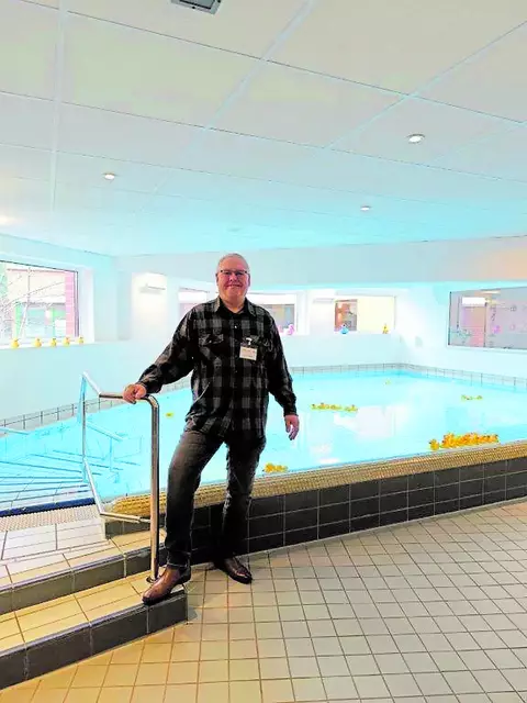Uwe Kowald bietet mit der Rheuma-Liga Stade Funktionstraining im Wasser an | Foto: Kowald