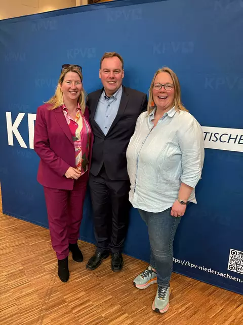 Birgit Butter (li.), André Wiese und Hella Bachmann
 | Foto: Gottfried Schwarz