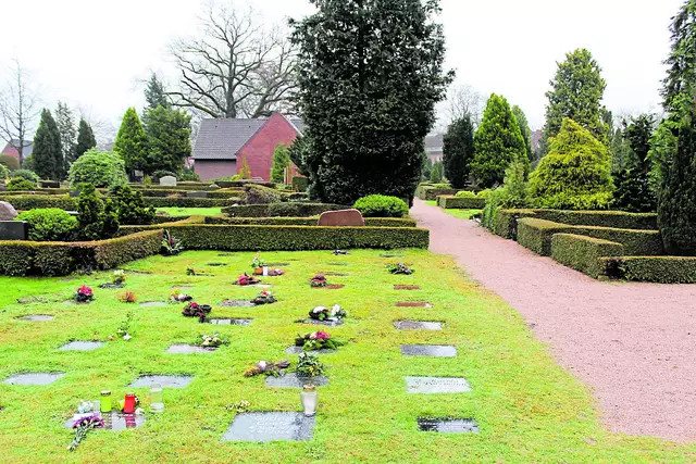 Rasengräber – hier auf dem Friedhof Gierenberg –  sind eine immer stärker nachgefragte Bestattungsform | Foto: sb