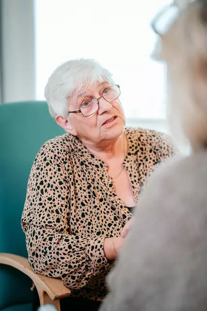 Liesel Schick vom ehrenamtlichen Besuchsdienst kommt regelmäßig zum Zuhören und Kraft spenden ins Krankenhaus Winsen | Foto: Krankenhäuser Buchholz-Winsen