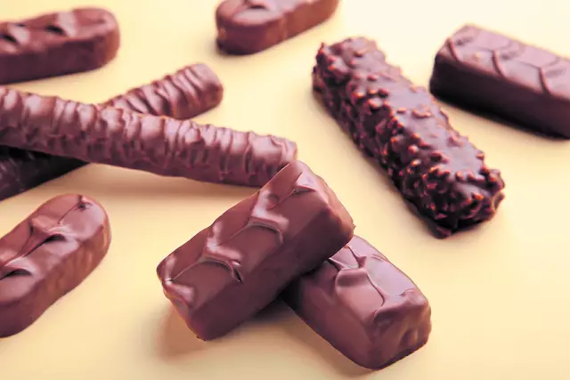 Rohkost statt Schoki: Christoph Ehlermann kämpft mit süßen Verlockungen | Foto: AdobeStock / Mouse Family