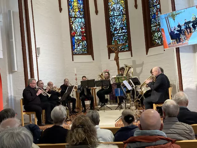 Die Blechbläserformation "Windstärke 11" bei ihrem Konzert in der Steller Kirche | Foto: Jan Jürgens