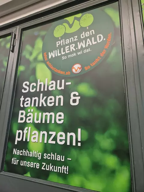 Schlautanken und Bäumepflanzen: Jeder Liter Sprit sorgt für neuen Wald im Norden | Foto: bft Willer