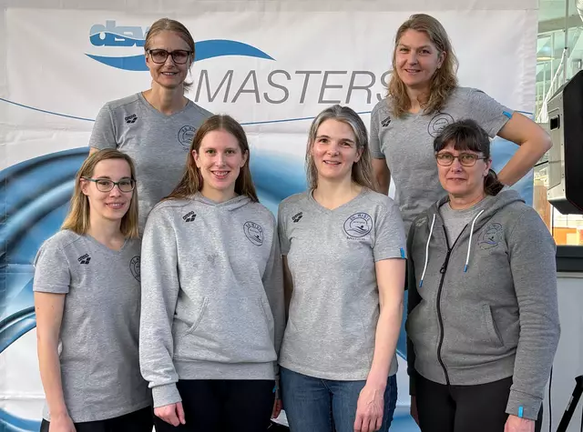 Die erfolgreichen Schwimmenrinnen der SG Wiste mit (oben v. li.): Sandra Stuhr, Jana Scharnberg sowie (vorne v. li.): Sina Krukenberg, Deike Homeyer, Miriam Anhalt, Martina Homeyer | Foto: KHL