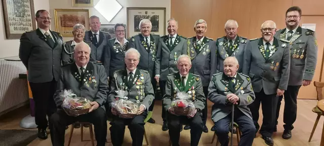 Bei der Frühjahrsversammlung des Schützenvereins Pattensen gab es viele Ehrungen | Foto: Karin Schulz