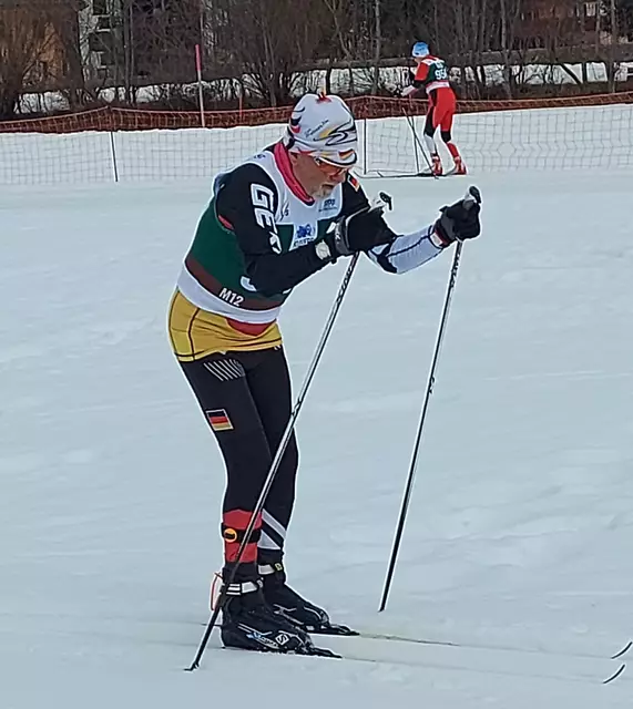 Reinhold Wolter bestritt harte Wettkämpfe in der Schweiz und feierte hier seine größten Erfolge in der diesjährigen Wintersportsaison | Foto: Waltraud Schneider