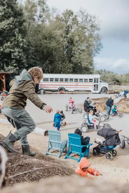 Spielen, klettern, toben auf dem Abenteuerspielplatz des Zum Dorfkrug Landhof  | Foto:  Zum Dorfkrug Landhof 