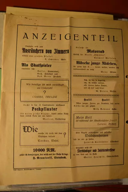 ... oder im "Anzeigenteil" ihrer Schülerzeitung mit "Ausräuchern von Zimmern" und "Pechpflaster" | Foto: Archiv Klaus Rose / bim