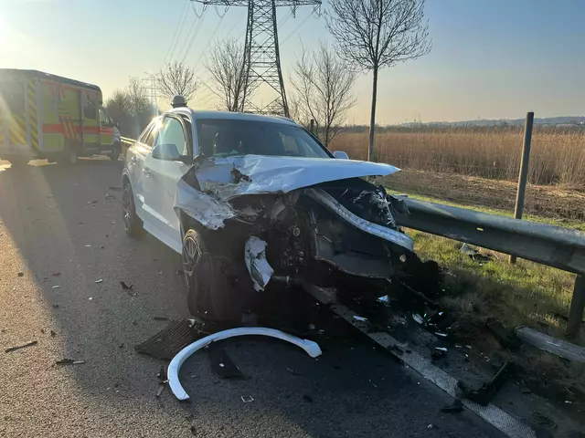 Der Audi Q3 wurde bei dem Unfall schwer beschädigt | Foto: Polizei