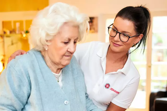 Die Johanniter in Seevetal unterstützen pflegende Angehörige mit praktischen Tipps | Foto: Johanniter