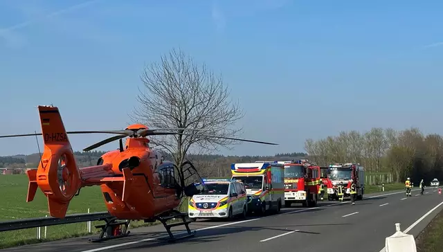 Ein Hubschrauber brauchte den Fahrer ins Krankenhaus | Foto: FF Leversen-Sieversen