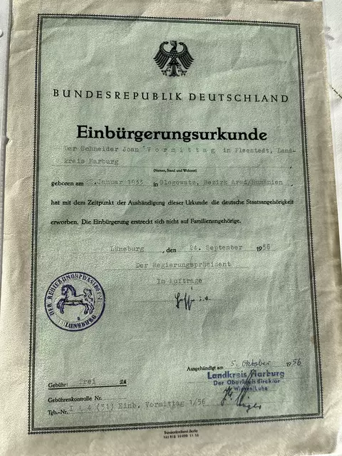 Die Einbürgerungsurkunde erhielt Vormittag, als er schon nicht mehr daran glaubte | Foto: sra