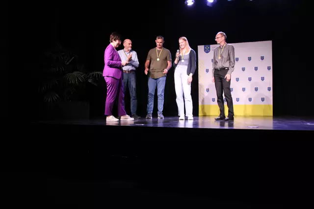 Leichtathletik: Bernd Dunker (SG Buxtehude-Altkloster), Olaf Schumann (BSV, Weltmeister im Speerwurf, 58,89 Meter in Florida), Anna Ropers (BSV, 2. Platz bei den Norddeutschen Meisterschaften), Karsten Kröger (SG Buxtehude-Altkloster, 1. Platz Bestenliste, Kreisrekord)