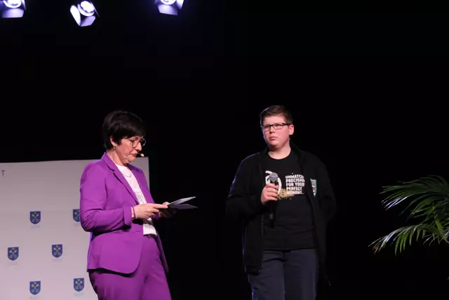 Felix Veichtlbauer vom Schützenverein Altkloster hat bei der Deutschen Meisterschaft Pistolenschießen den 2. Platz erreicht und verschiedene weitere Medaillen geholt