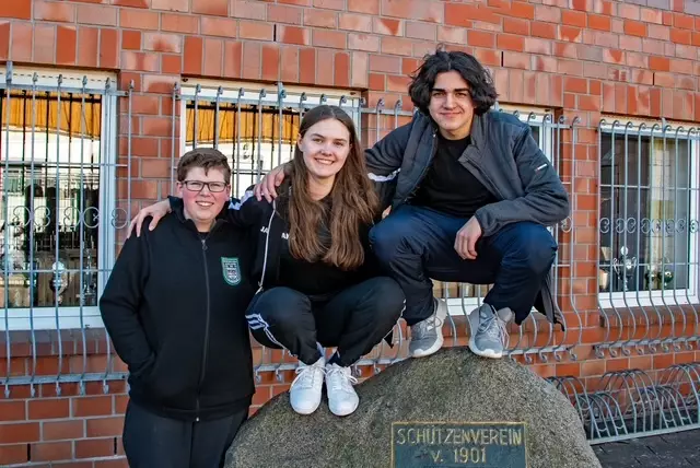 Felix Veichtlbauer (v. l.), Merle Schröder und Younes Focke | Foto: Klaus Störtenbecker