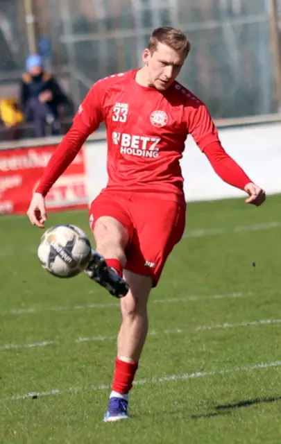 Niklas Schulz steuerte zwei Tore zum Buchholzer Auswärtssieg bei | Foto: cc