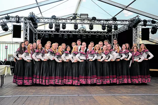 Die Mitglieder der Landjugend Bargstedt engagieren sich für ihren Ort und halten Traditionen am Leben  | Foto: sc