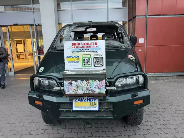 Mit diesem zerschossenen Geländewagen sammelt Grischa Kaflowsky Spenden | Foto: Privat