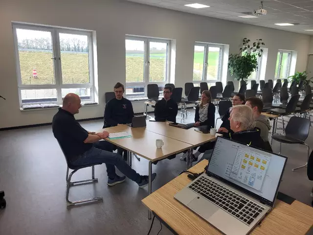 Acht Teilnehmer der Seevetaler Ortsfeuerwehren haben sich im Bereich Pressearbeit fortgebildet | Foto: A. Feldtmann, stellv. Pressesprecher der FF Seevetal