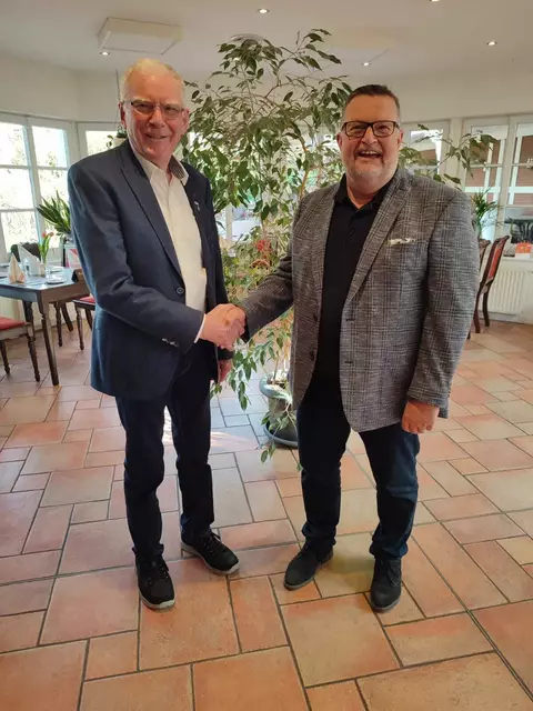 Josef Botterweck (li.) und sein Nachfolger Nils Meyer  | Foto: VdK