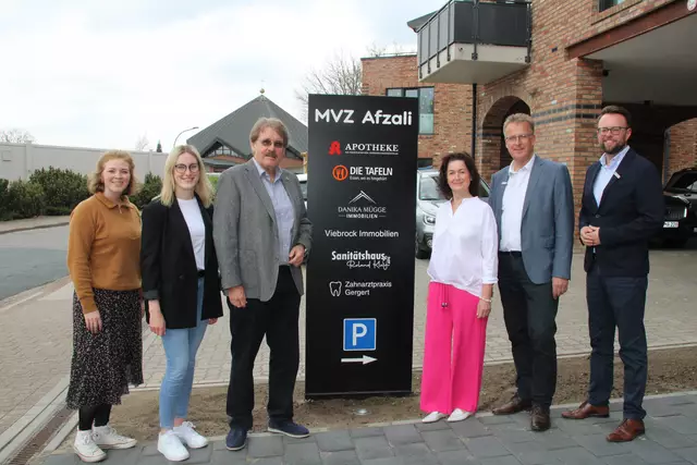 Catharina Wenzel, Michelle Klintworth, Andeas Viebrock, Bürgermeisterin Susanne de Bruijn, Bernd Meinke, Toben Vagts